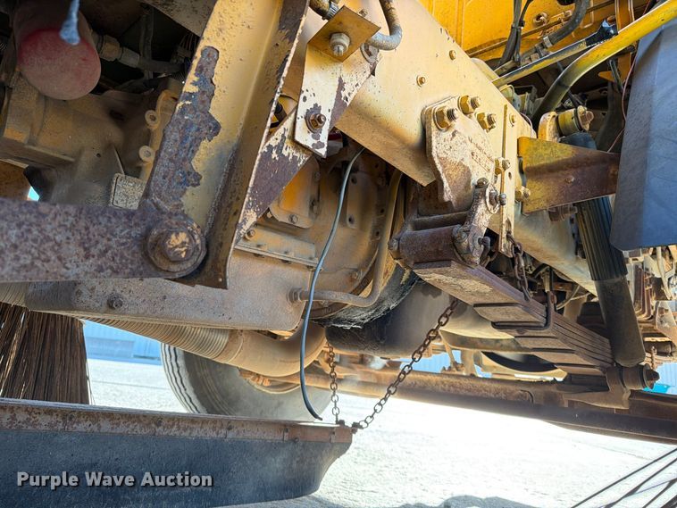 image for item FG0824 1993 Ford Cargo 7000 street sweeper truck