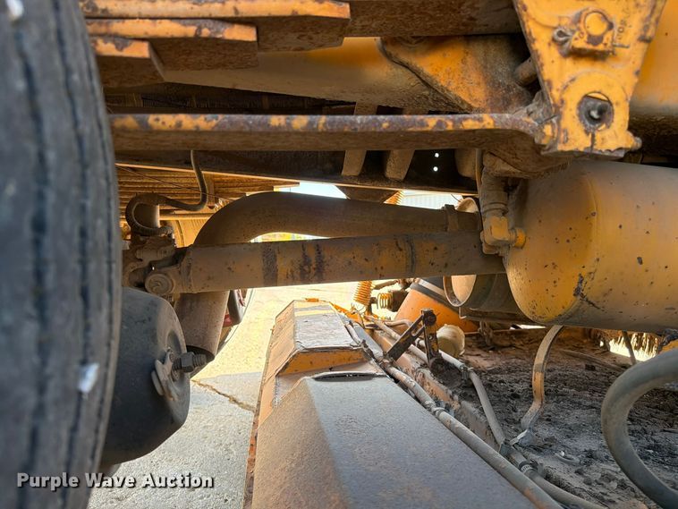 image for item FG0824 1993 Ford Cargo 7000 street sweeper truck