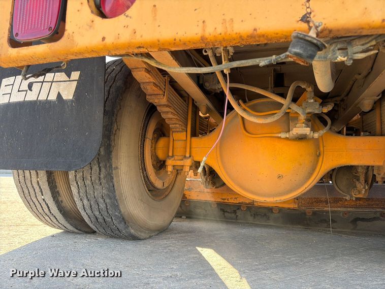 image for item FG0824 1993 Ford Cargo 7000 street sweeper truck