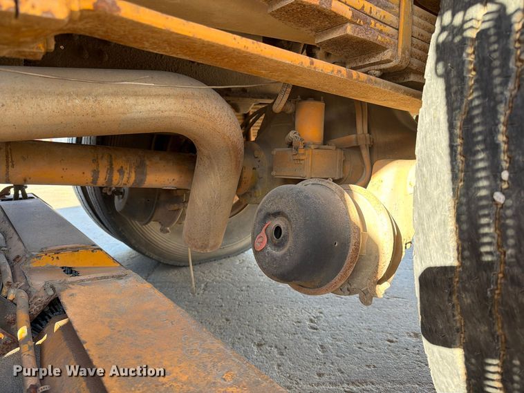 image for item FG0824 1993 Ford Cargo 7000 street sweeper truck