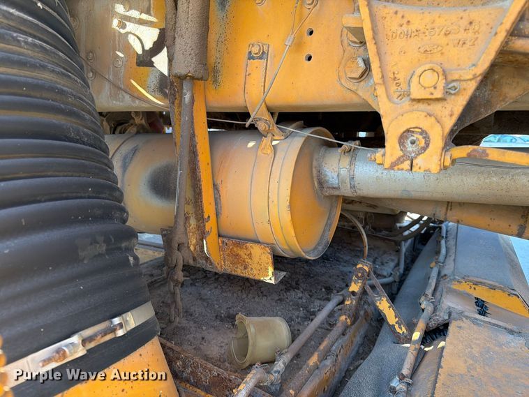 image for item FG0824 1993 Ford Cargo 7000 street sweeper truck