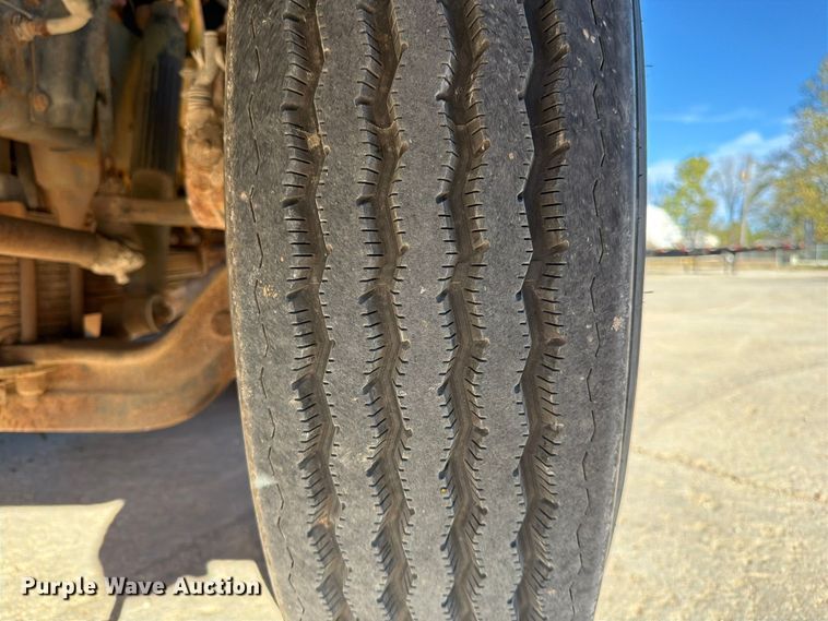 image for item FG0824 1993 Ford Cargo 7000 street sweeper truck