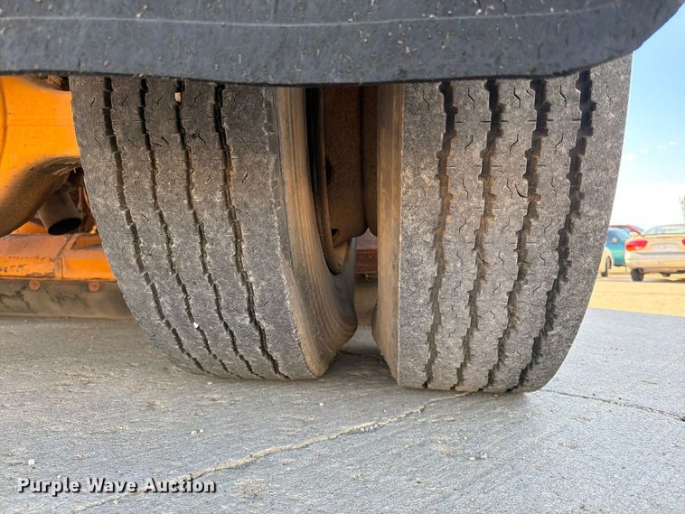 image for item FG0824 1993 Ford Cargo 7000 street sweeper truck