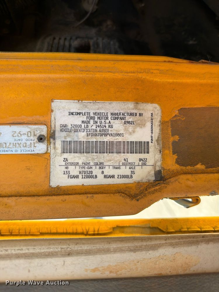 image for item FG0824 1993 Ford Cargo 7000 street sweeper truck