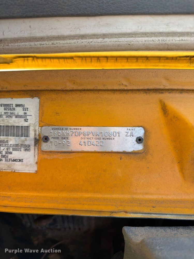 image for item FG0824 1993 Ford Cargo 7000 street sweeper truck