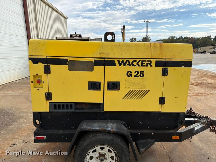 image for item FG0825 1999 Wacker G25 generator