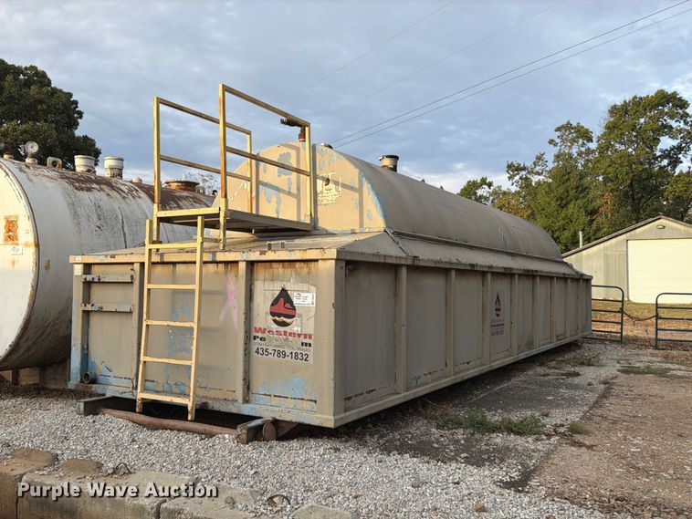 image for item FG0833 10,000 gallon fuel tank with containment system