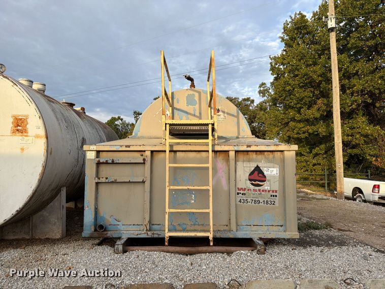 image for item FG0833 10,000 gallon fuel tank with containment system