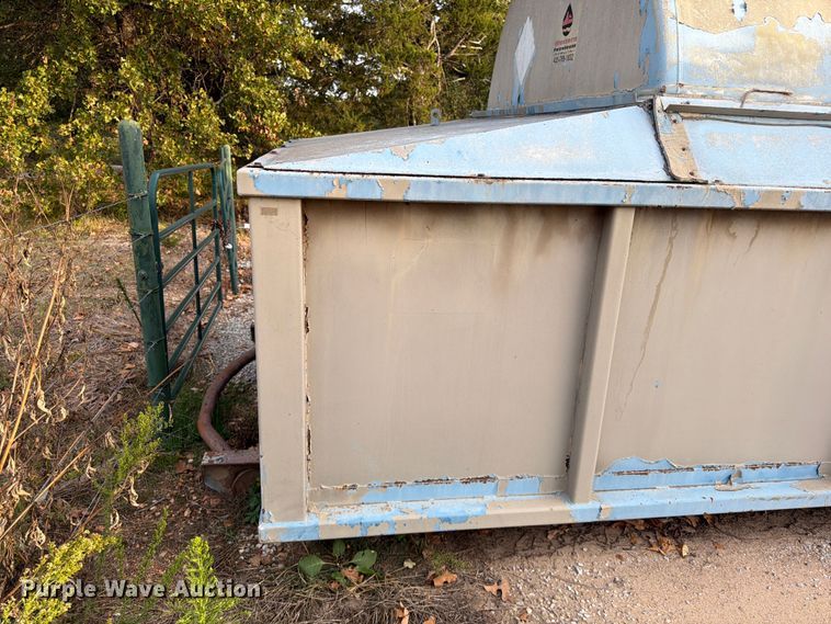 image for item FG0833 10,000 gallon fuel tank with containment system