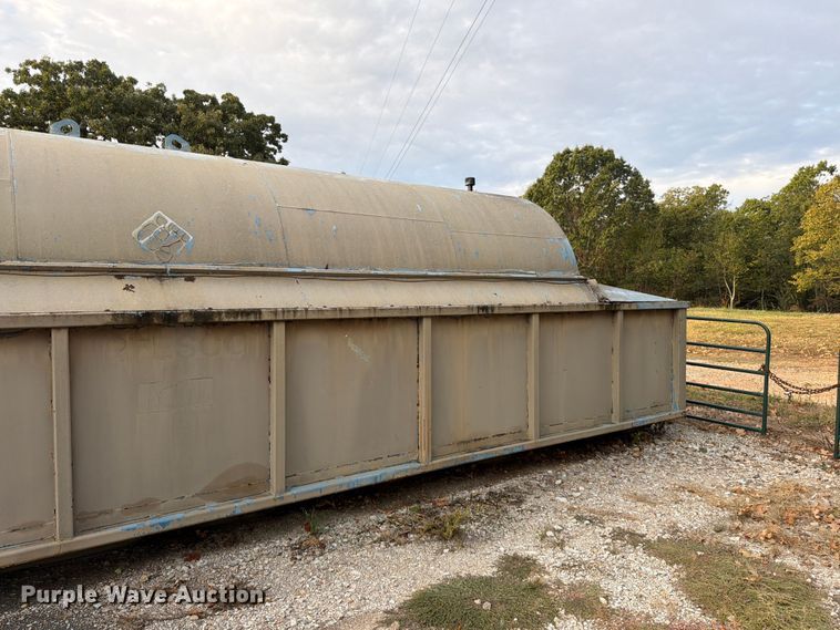 image for item FG0833 10,000 gallon fuel tank with containment system