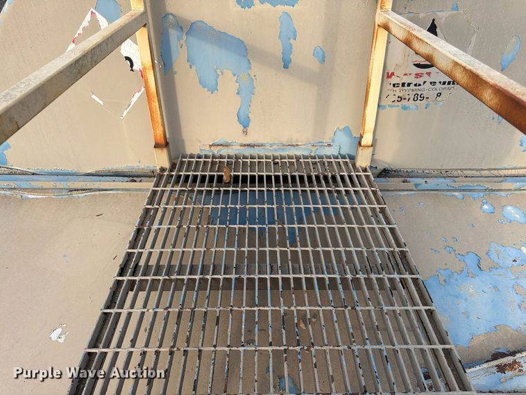 image for item FG0833 10,000 gallon fuel tank with containment system