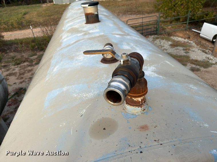 image for item FG0833 10,000 gallon fuel tank with containment system