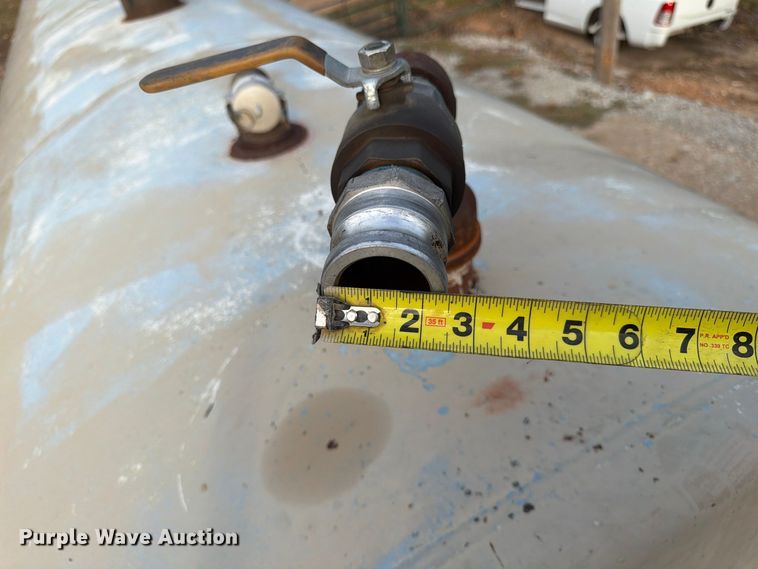 image for item FG0833 10,000 gallon fuel tank with containment system