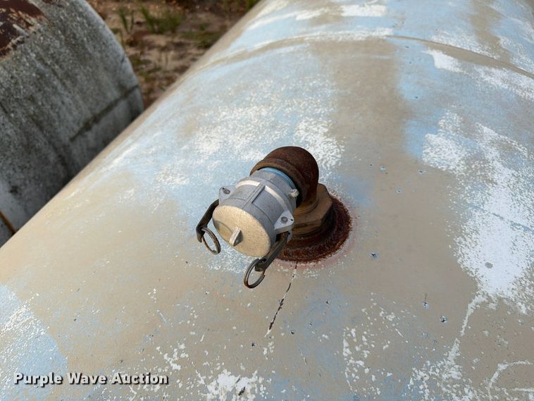 image for item FG0833 10,000 gallon fuel tank with containment system