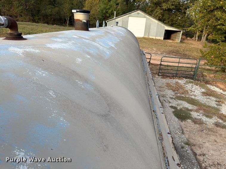 image for item FG0833 10,000 gallon fuel tank with containment system