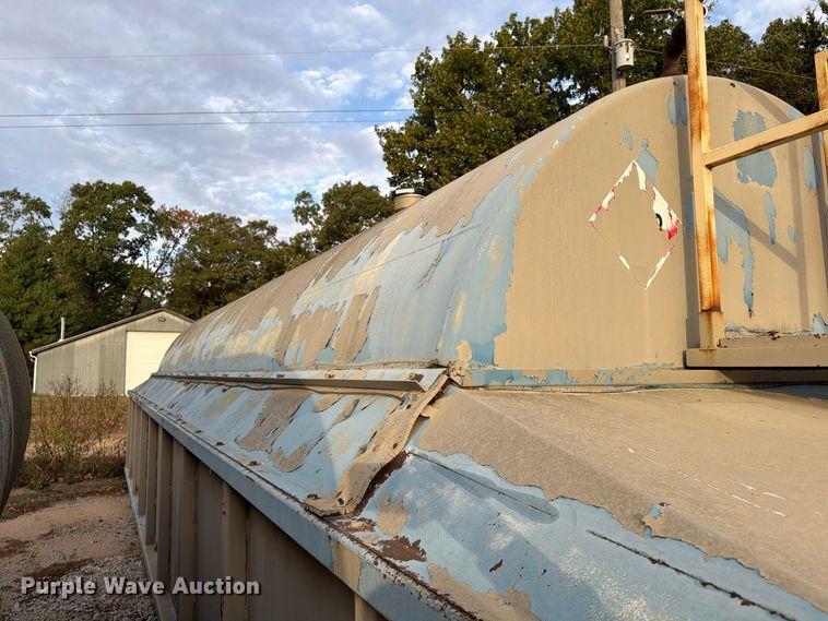 image for item FG0833 10,000 gallon fuel tank with containment system