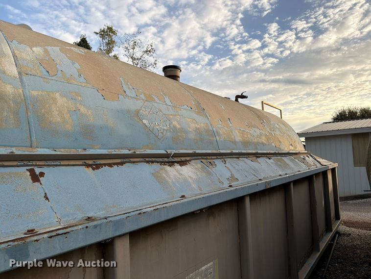 image for item FG0833 10,000 gallon fuel tank with containment system
