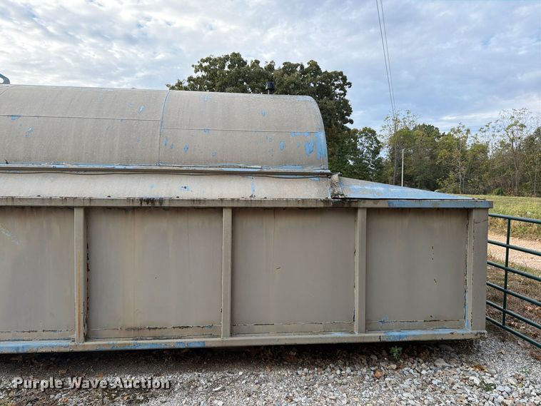 image for item FG0833 10,000 gallon fuel tank with containment system