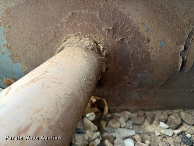image for item FG0833 10,000 gallon fuel tank with containment system