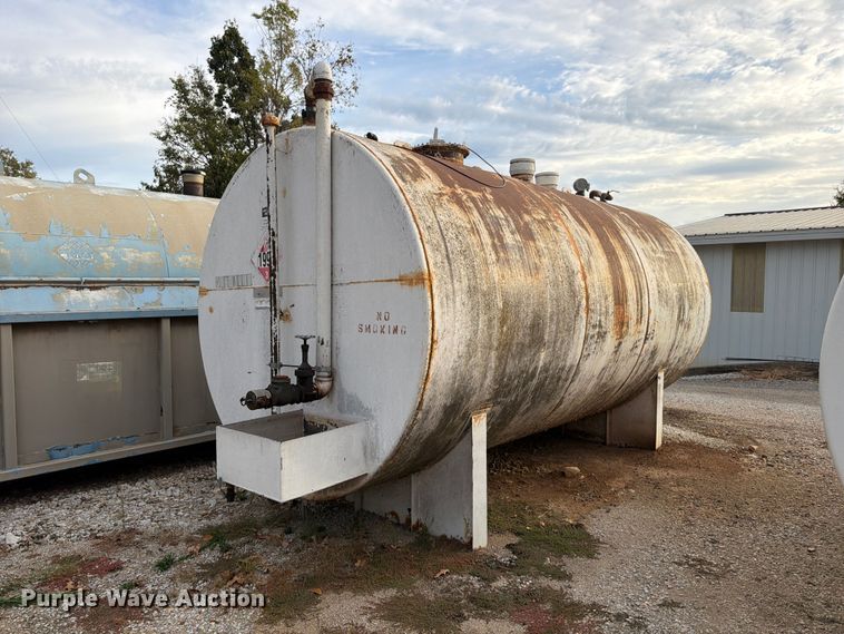 image for item FG0834 6,000 gallon fuel tank