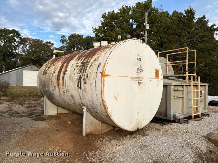 image for item FG0834 6,000 gallon fuel tank