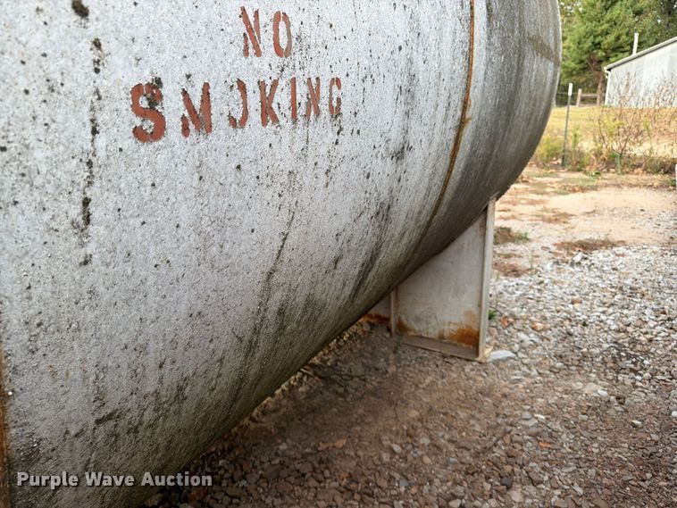 image for item FG0834 6,000 gallon fuel tank