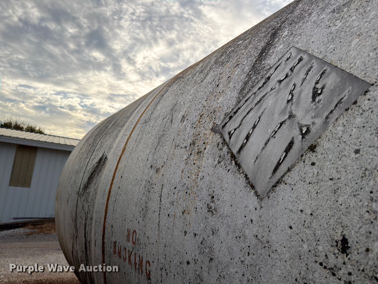 image for item FG0834 6,000 gallon fuel tank