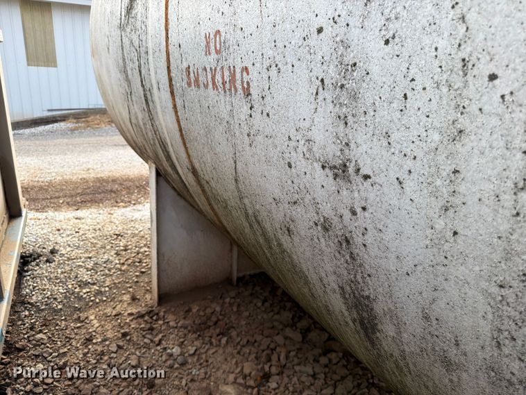 image for item FG0834 6,000 gallon fuel tank