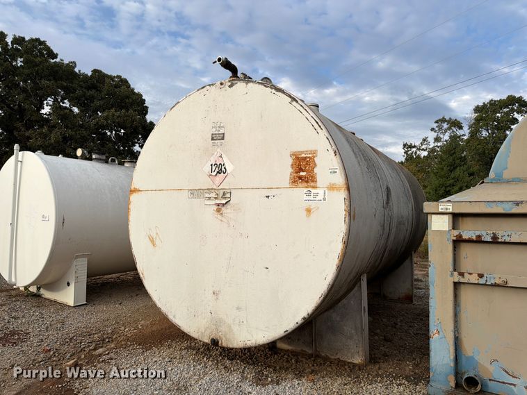 image for item FG0834 6,000 gallon fuel tank
