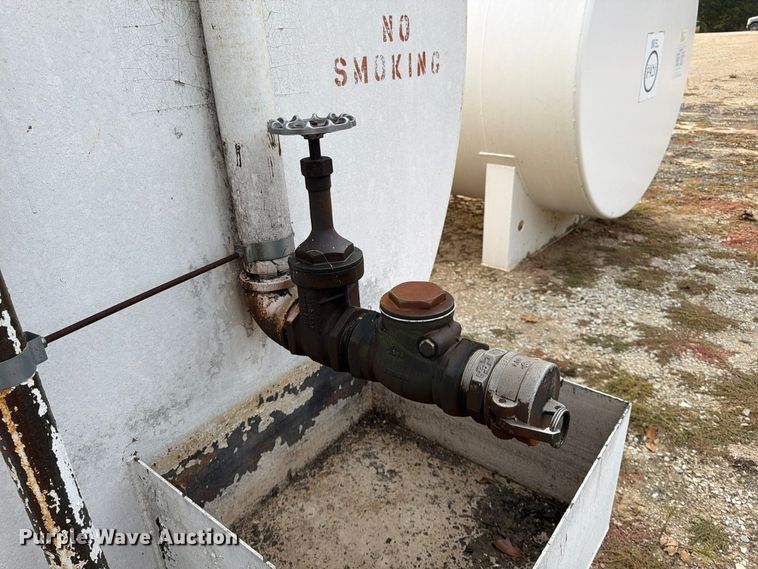 image for item FG0834 6,000 gallon fuel tank