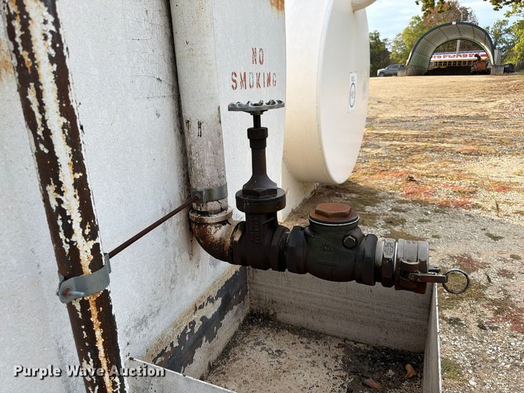 image for item FG0834 6,000 gallon fuel tank