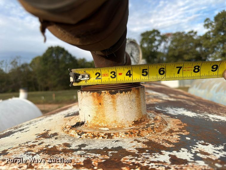 image for item FG0834 6,000 gallon fuel tank