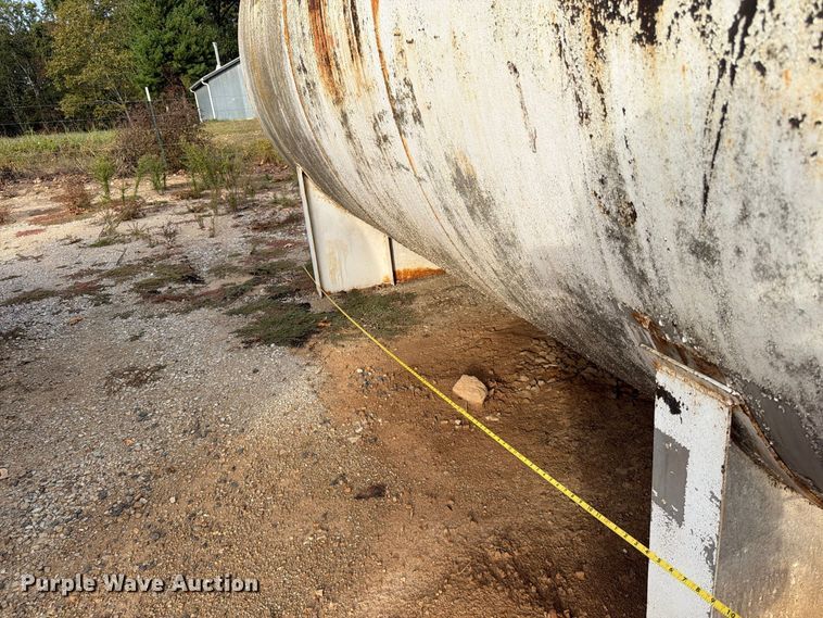 image for item FG0834 6,000 gallon fuel tank