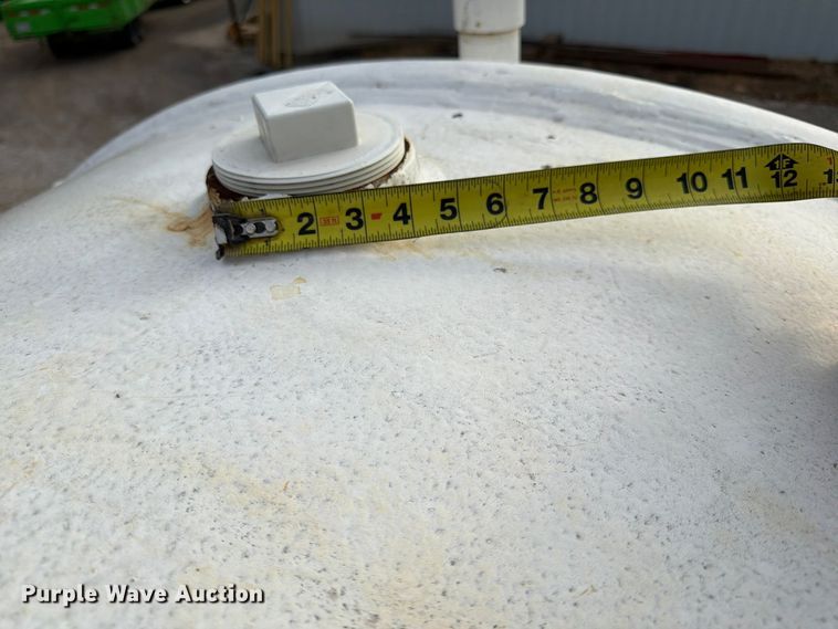 image for item FG0835 4,000 gallon fuel tank
