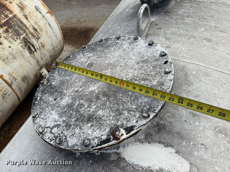 image for item FG0835 4,000 gallon fuel tank