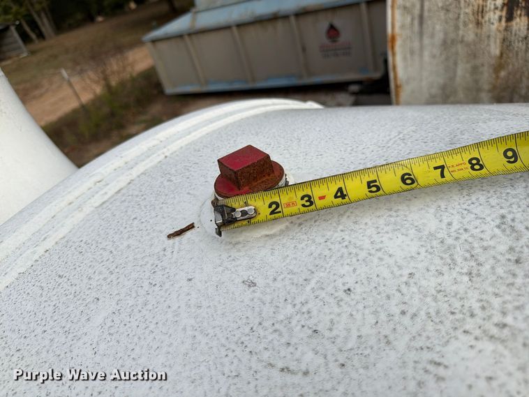 image for item FG0835 4,000 gallon fuel tank