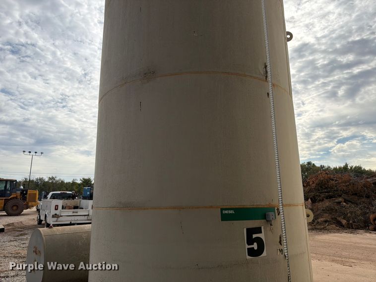 image for item FG0836 10,000 gallon fuel tank