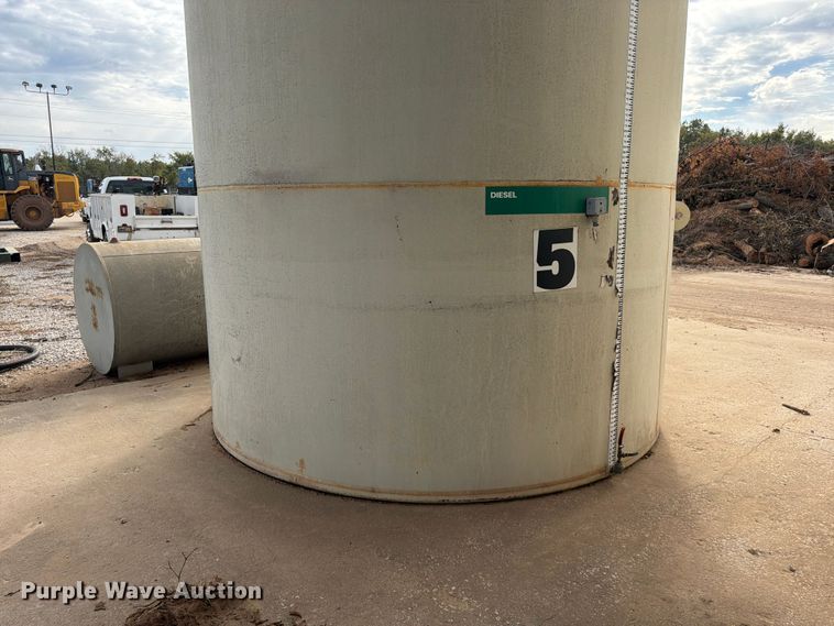 image for item FG0836 10,000 gallon fuel tank