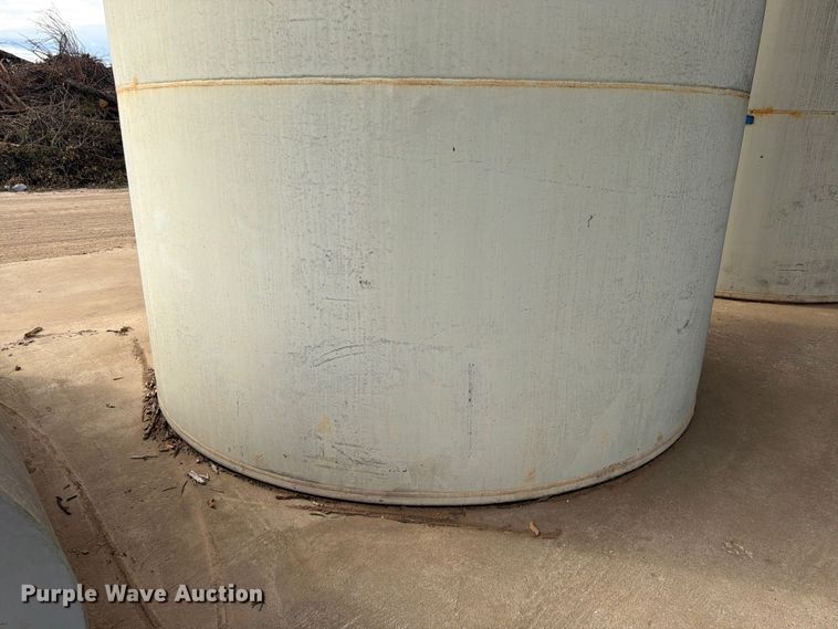 image for item FG0836 10,000 gallon fuel tank