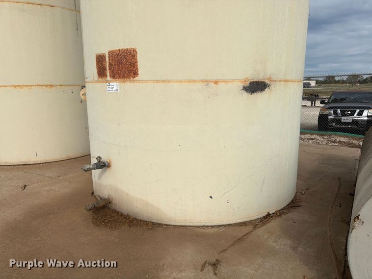 image for item FG0836 10,000 gallon fuel tank