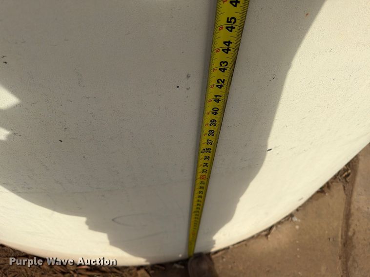 image for item FG0836 10,000 gallon fuel tank