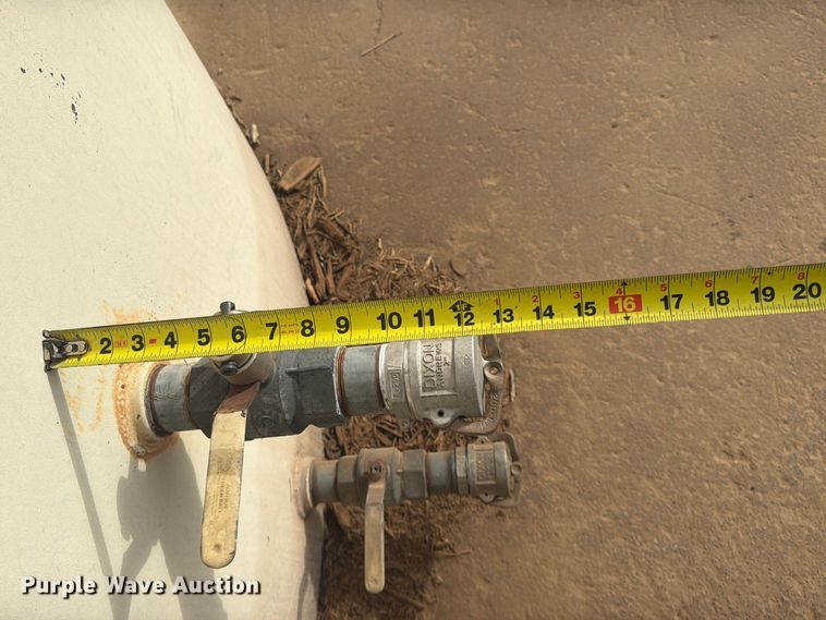 image for item FG0836 10,000 gallon fuel tank