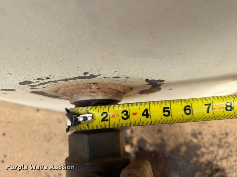 image for item FG0837 10,000 gallon fuel tank