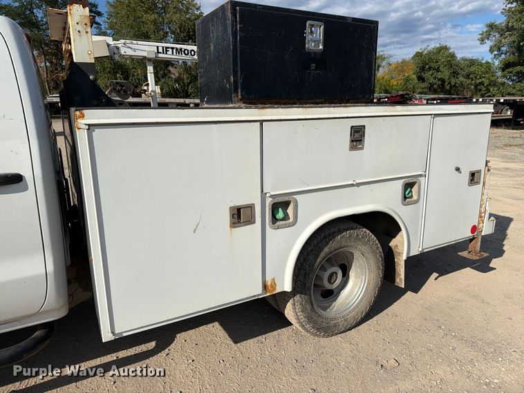 image for item FG3036 2017 Chevrolet Silverado 3500HD Crew Cab utility bed pickup truck