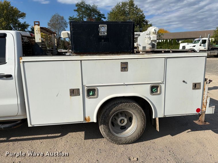 image for item FG3036 2017 Chevrolet Silverado 3500HD Crew Cab utility bed pickup truck
