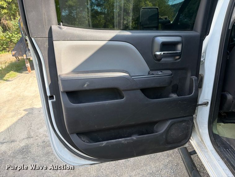 image for item FG3036 2017 Chevrolet Silverado 3500HD Crew Cab utility bed pickup truck
