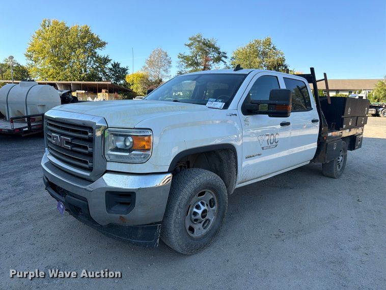 image for item FG3038 2018 GMC Sierra 2500HD Crew Cab flatbed pickup truck