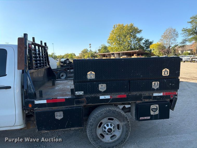 image for item FG3038 2018 GMC Sierra 2500HD Crew Cab flatbed pickup truck
