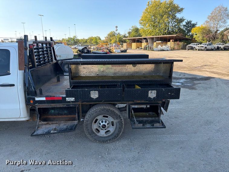 image for item FG3038 2018 GMC Sierra 2500HD Crew Cab flatbed pickup truck