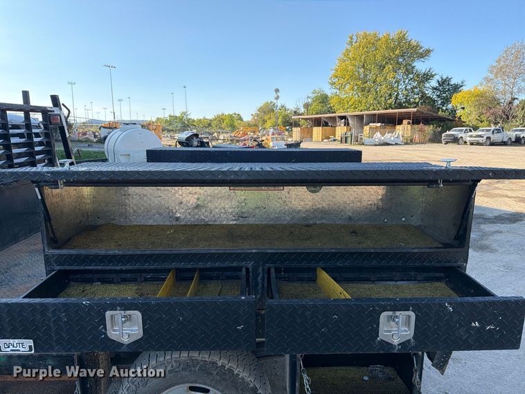 image for item FG3038 2018 GMC Sierra 2500HD Crew Cab flatbed pickup truck